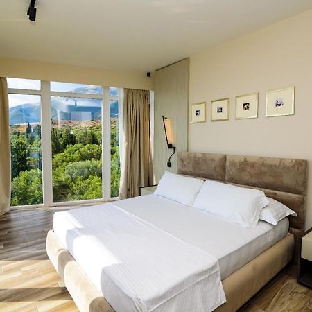 Hotel Orange Dhermi Bagian luar foto