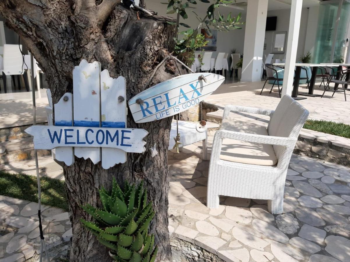 Hotel Orange Dhermi Bagian luar foto
