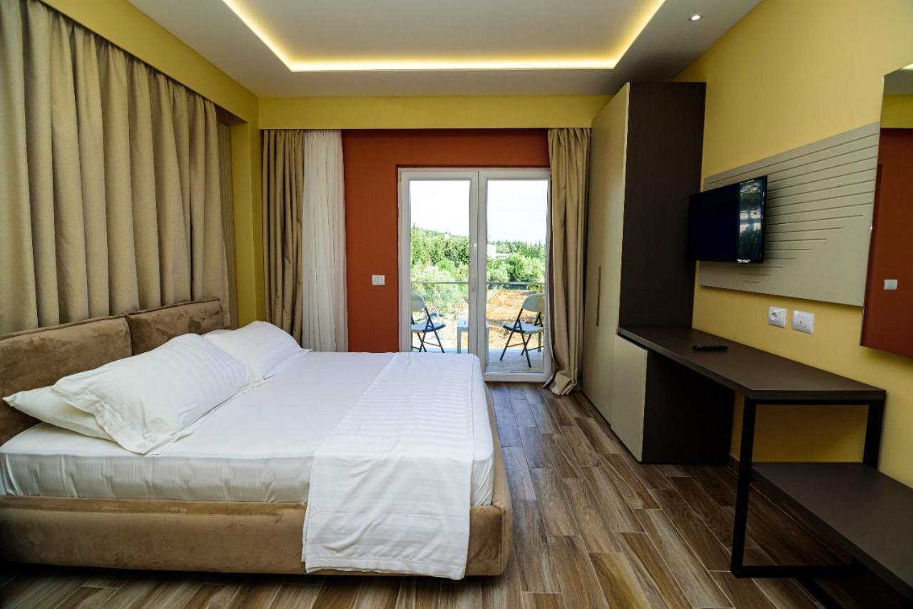 Hotel Orange Dhermi Bagian luar foto