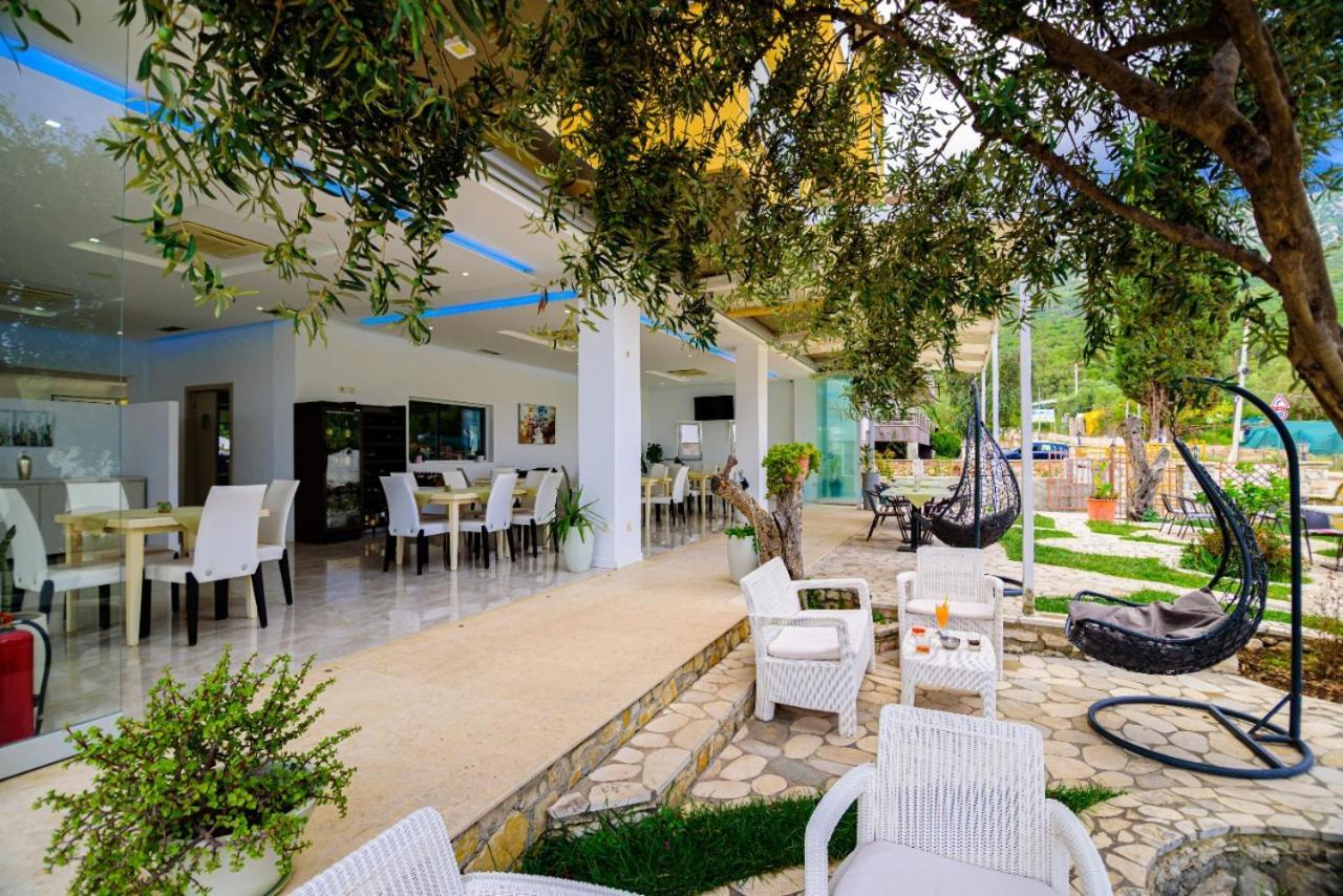 Hotel Orange Dhermi Bagian luar foto