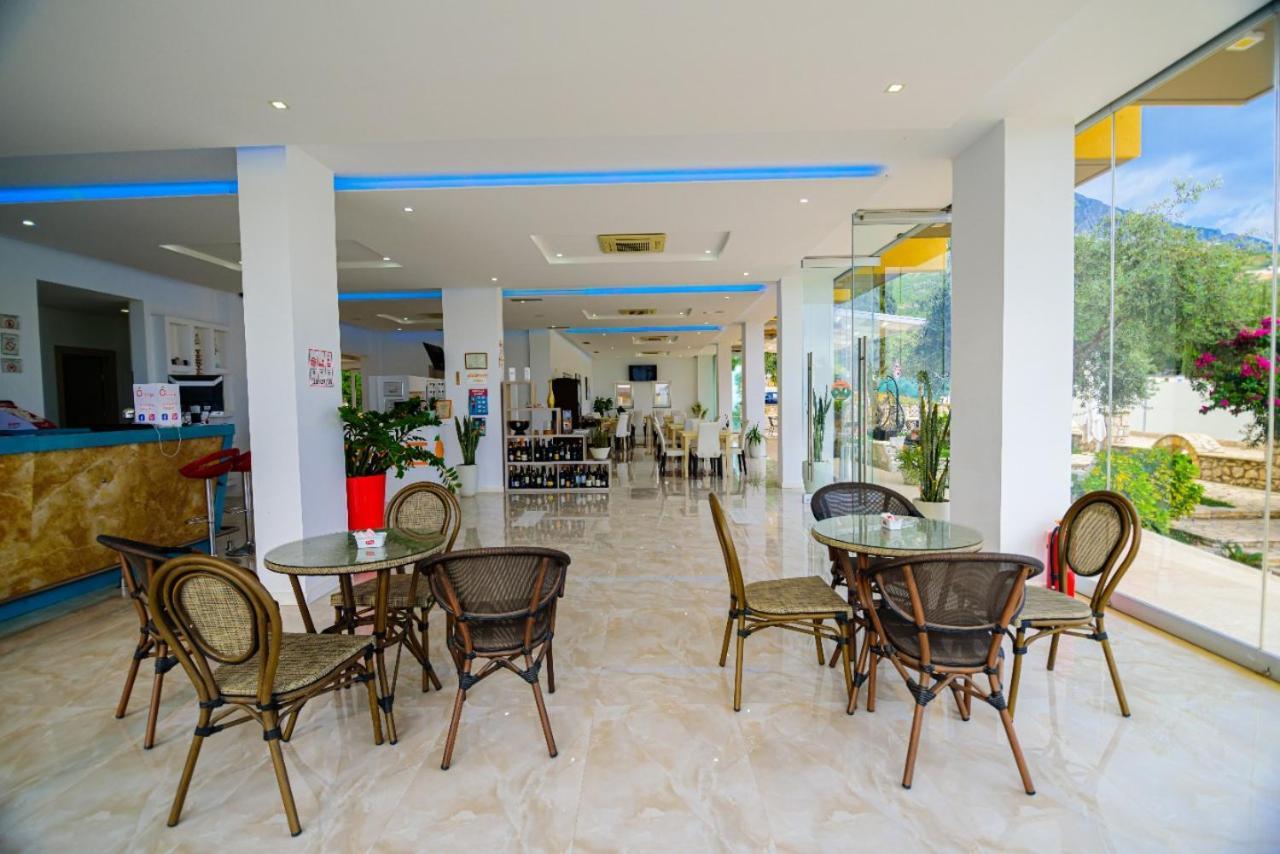 Hotel Orange Dhermi Bagian luar foto