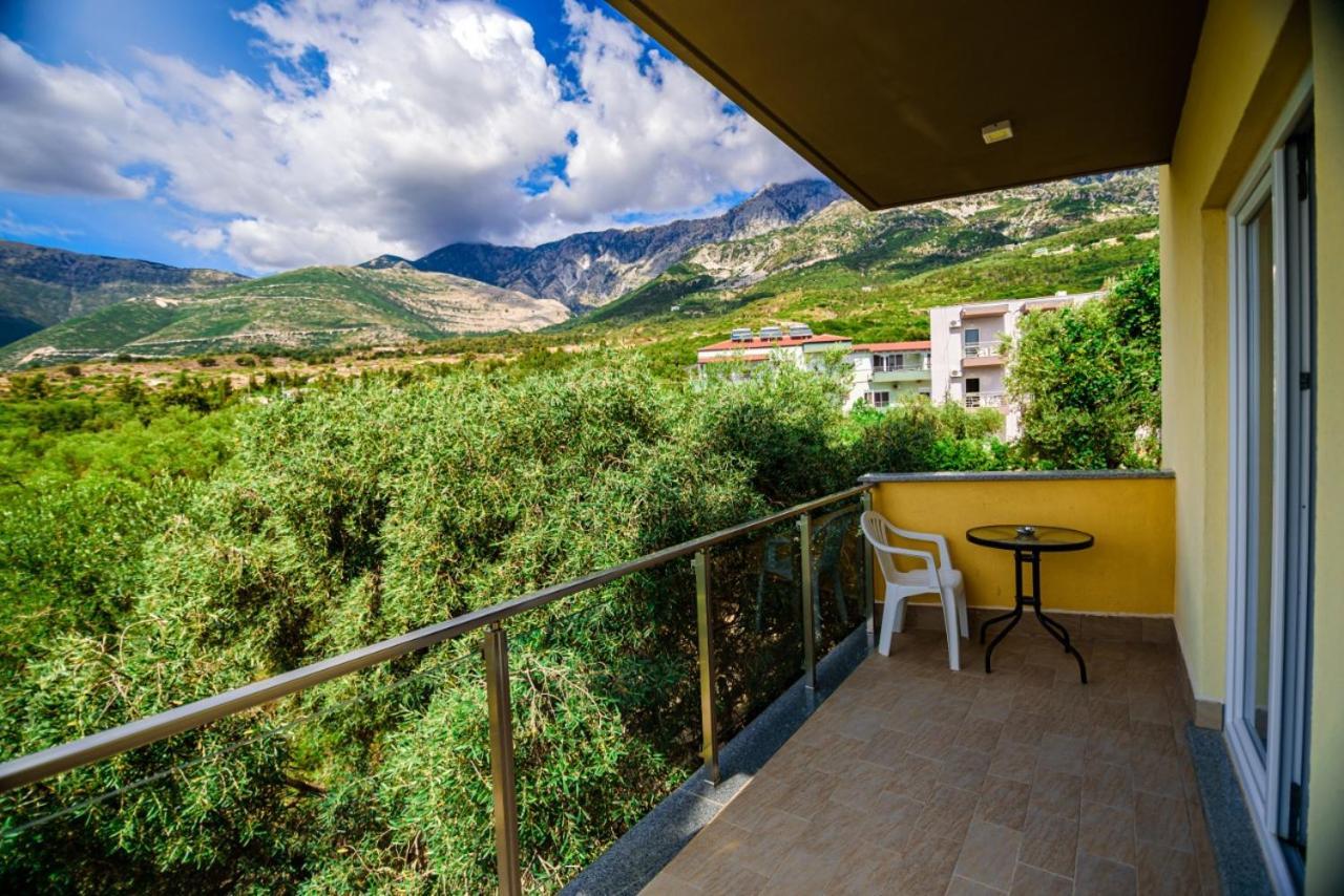 Hotel Orange Dhermi Bagian luar foto