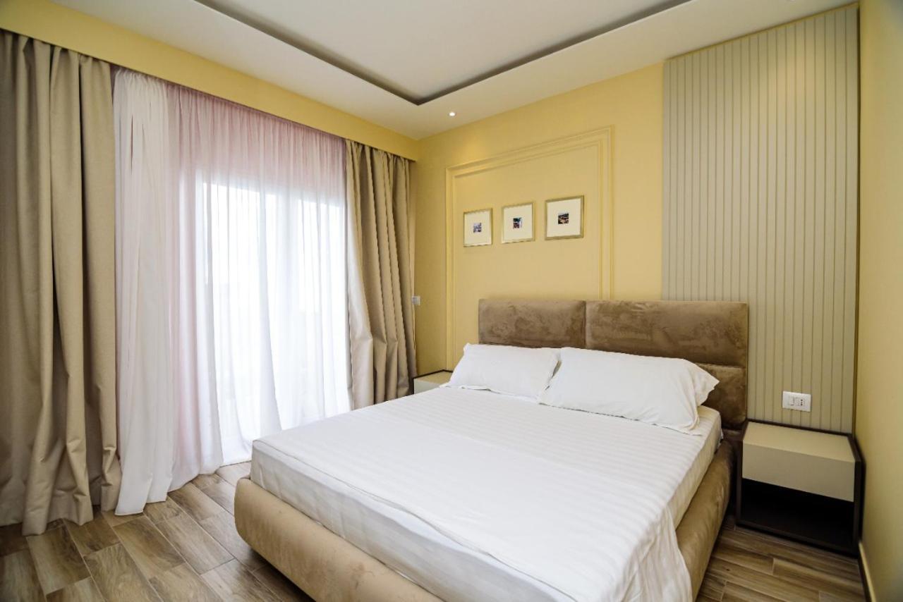 Hotel Orange Dhermi Bagian luar foto