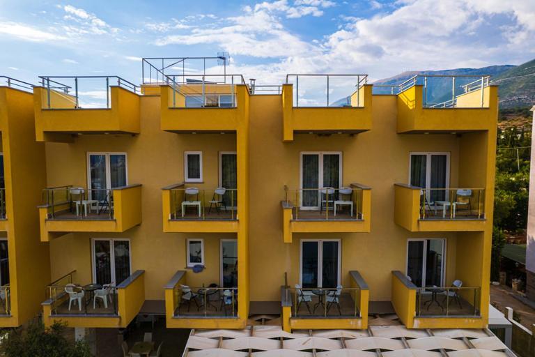 Hotel Orange Dhermi Bagian luar foto