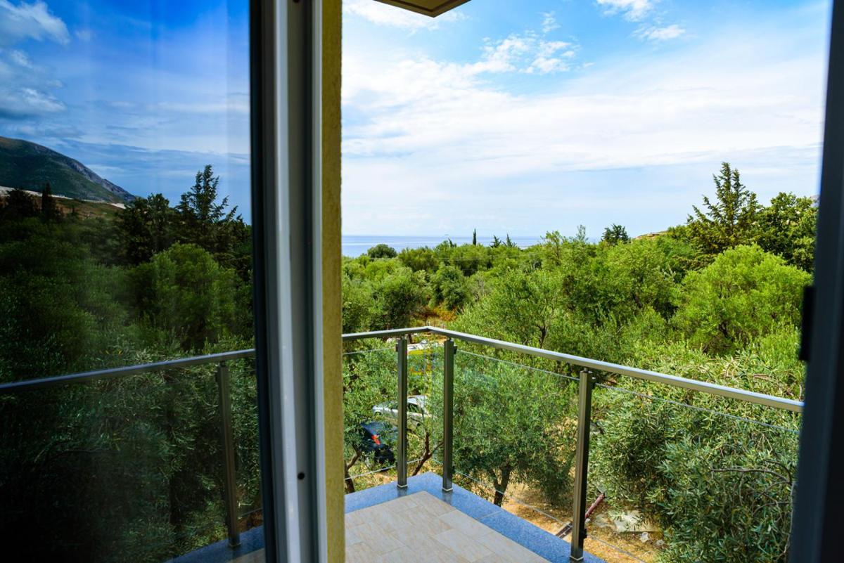 Hotel Orange Dhermi Bagian luar foto
