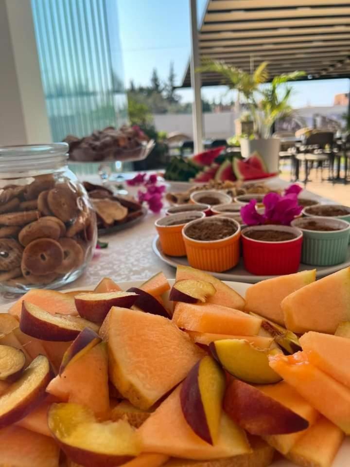 Hotel Orange Dhermi Bagian luar foto