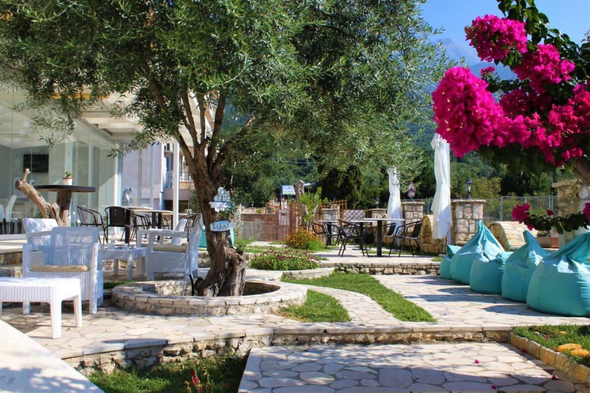 Hotel Orange Dhermi Bagian luar foto