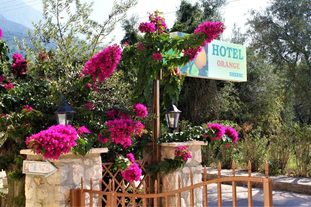 Hotel Orange Dhermi Bagian luar foto